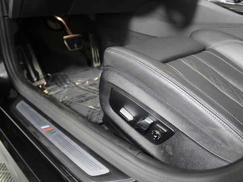 Used 2023 BMW 530e w/ M Sport Package image 10