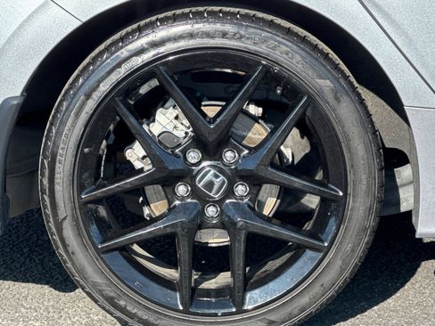 Used 2023 Honda Civic Sport image 11