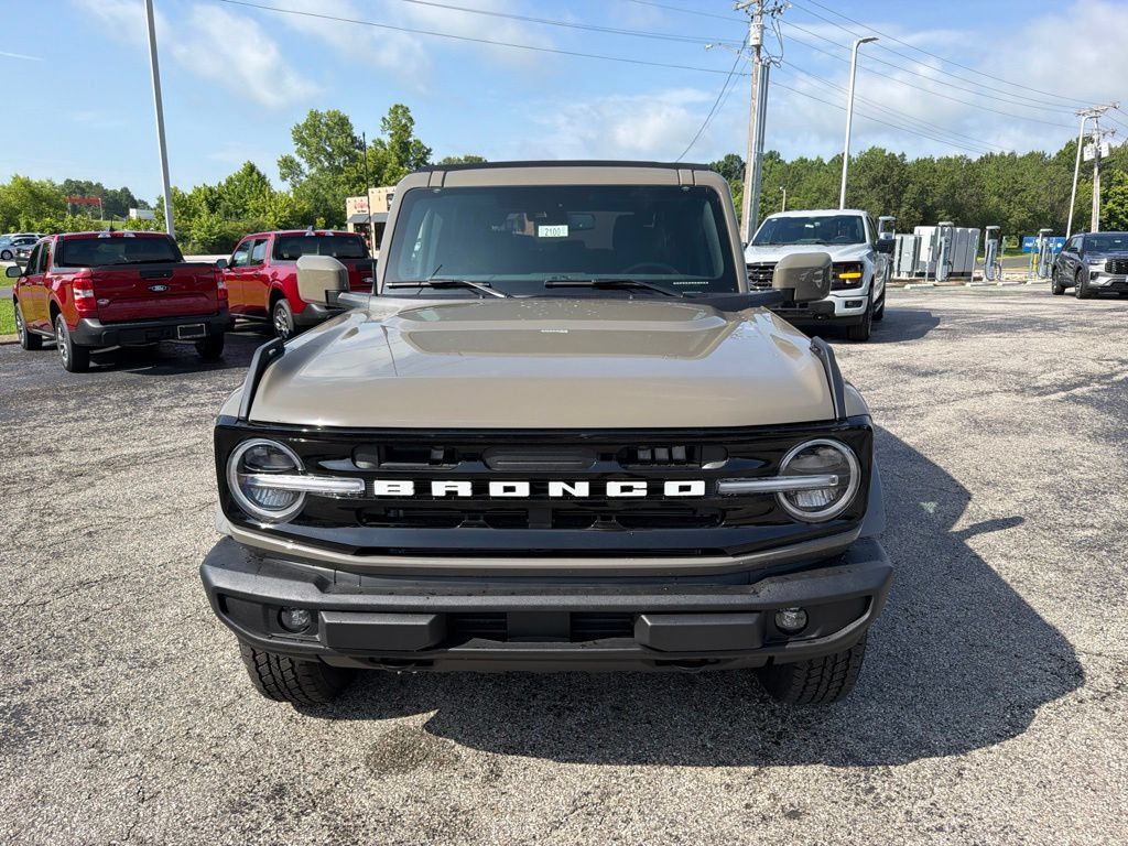 New 2026 Ford Bronco Outer Banks AWD/4WD image 8