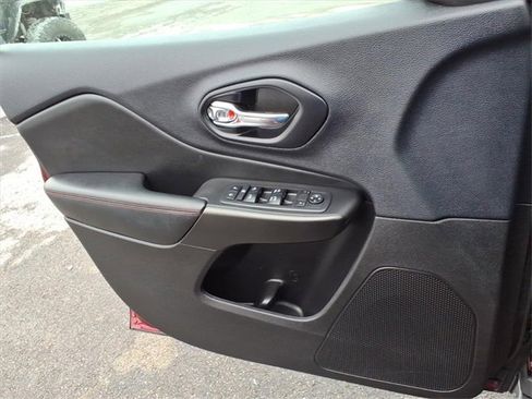 Used 2019 Jeep Cherokee Trailhawk w/ Cold Weather Group image 14