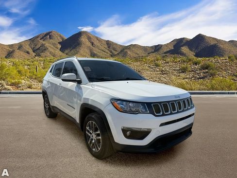 Used 2018 Jeep Compass Latitude FWD image 5