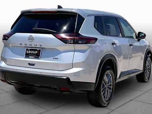 Used 2024 Nissan Rogue S AWD/4WD image 13