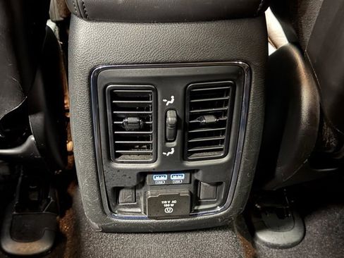 Used 2021 Jeep Grand Cherokee Limited image 24