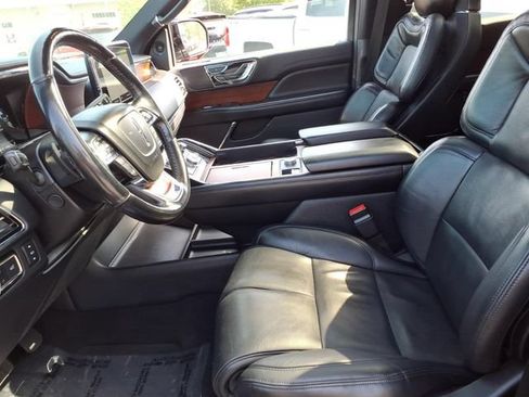 Used 2021 Lincoln Navigator Reserve AWD/4WD image 10