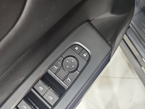 New 2026 Nissan Pathfinder SV image 12