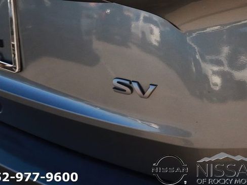 Used 2024 Nissan Rogue SV image 9