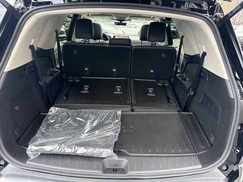 New 2026 Nissan Pathfinder Platinum w/ Cargo Package FWD image 23