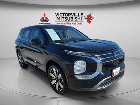 Used 2025 Mitsubishi Outlander SE AWD/4WD image 1