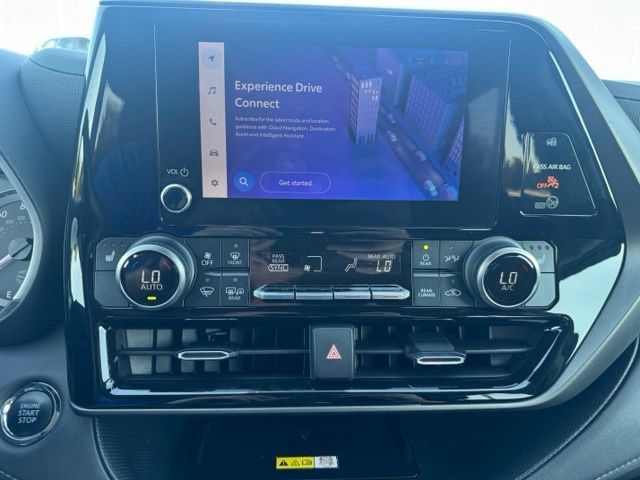 Used 2023 Toyota Highlander XLE FWD image 29