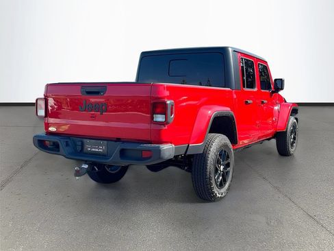 Used 2023 Jeep Gladiator Sport AWD/4WD image 7