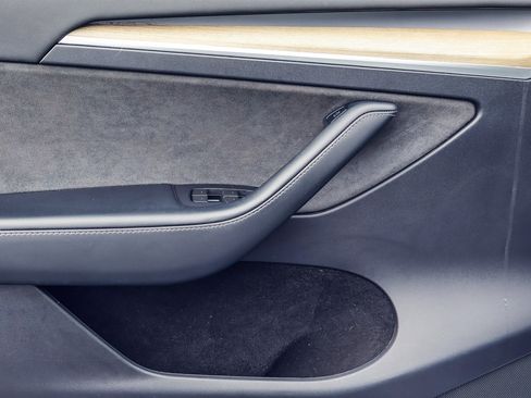 Used 2023 Tesla Model Y Long Range AWD/4WD image 11