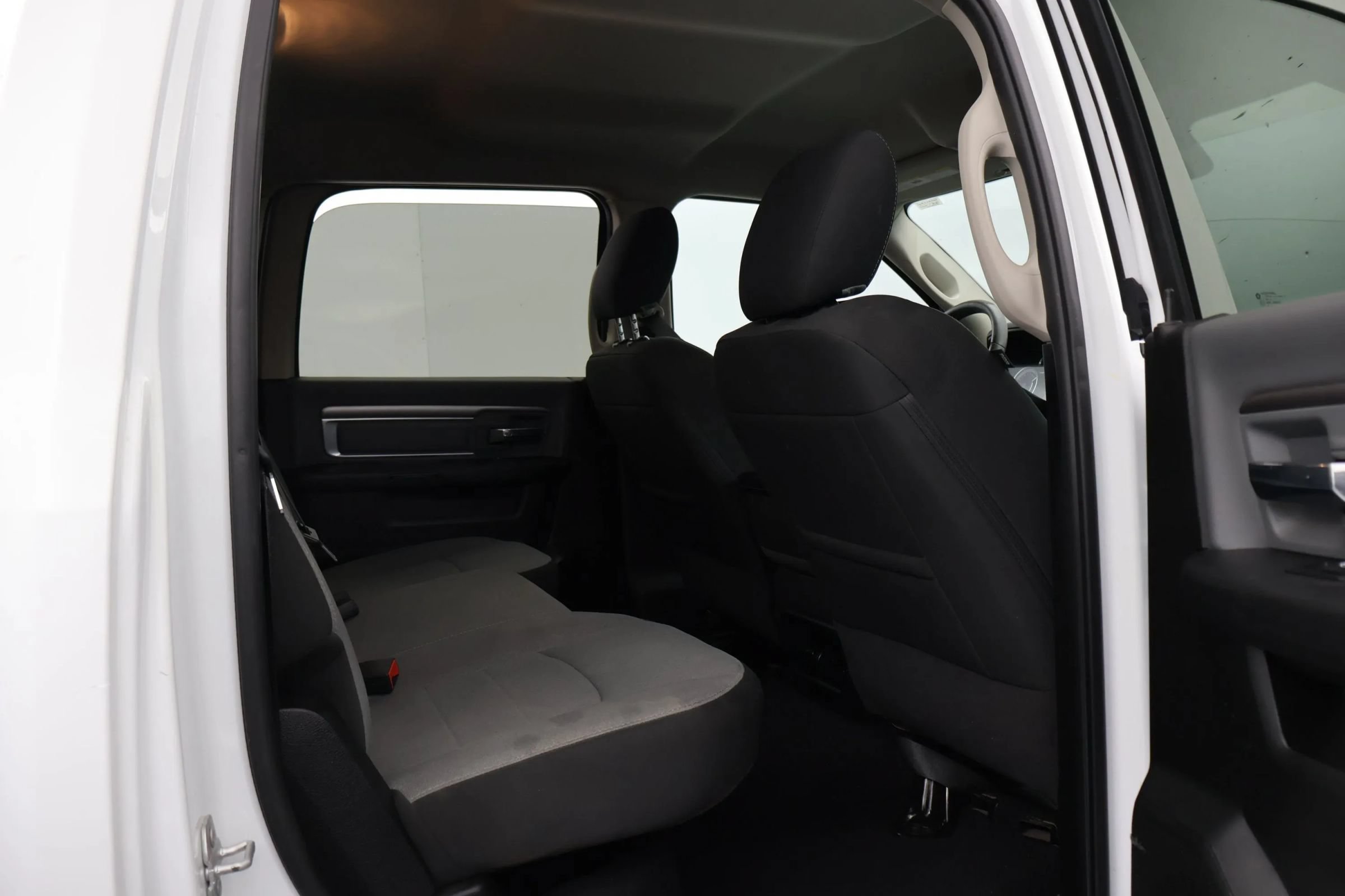 Used 2022 RAM 1500 Classic SLT w/ Electronics Group AWD/4WD image 15