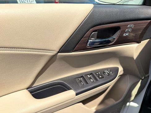 Used 2016 Honda Accord EX-L image 32