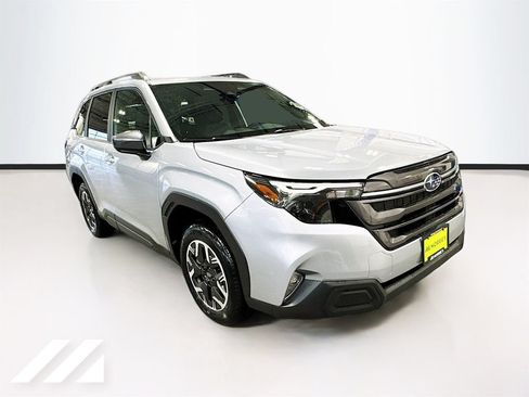 Used 2026 Subaru Forester Premium AWD/4WD image 3