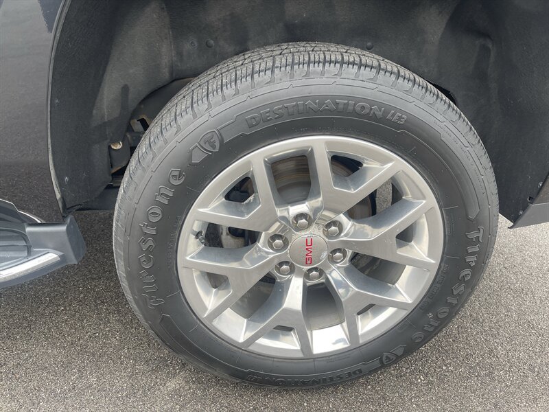 Used 2020 GMC Yukon SLT w/ Value Plus Edition AWD/4WD image 9