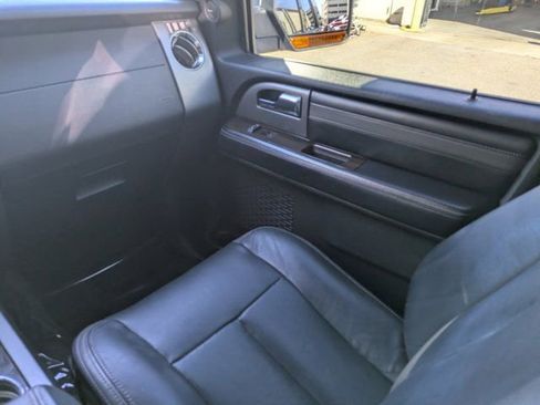 Used 2016 Ford Expedition Platinum image 14