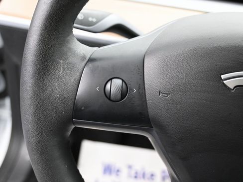 Used 2021 Tesla Model 3 Standard Range Plus image 17