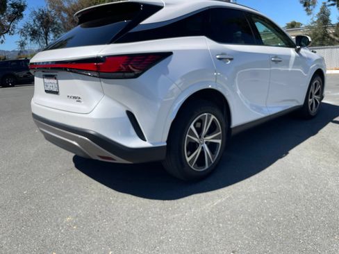 Used 2023 Lexus RX 350h w/ Accessory Package (Z1) AWD/4WD image 7