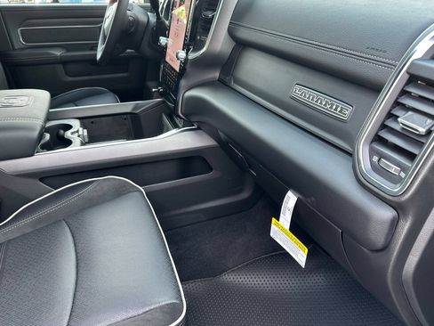 New 2026 RAM 2500 Laramie AWD/4WD image 15
