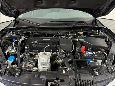 Used 2017 Honda Accord EX image 16