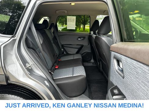 Certified 2023 Nissan Rogue SV FWD image 18
