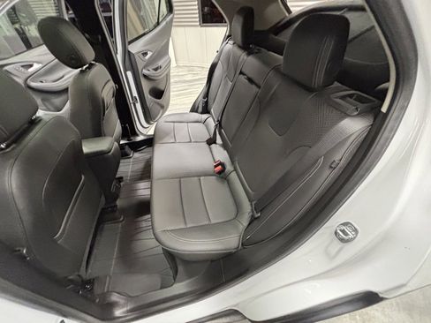 Used 2022 Buick Encore GX Essence w/ Experience Buick Package image 50