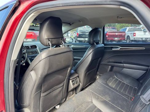 Used 2014 Ford Fusion SE w/ Equipment Group 202A FWD image 13