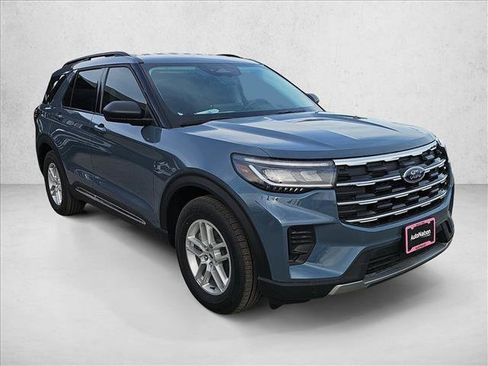 New 2025 Ford Explorer Active image 7