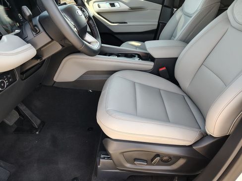 New 2026 Ford Explorer Active w/ Active Comfort Package RWD image 15