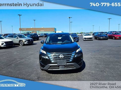 Used 2024 Nissan Rogue S AWD/4WD image 2