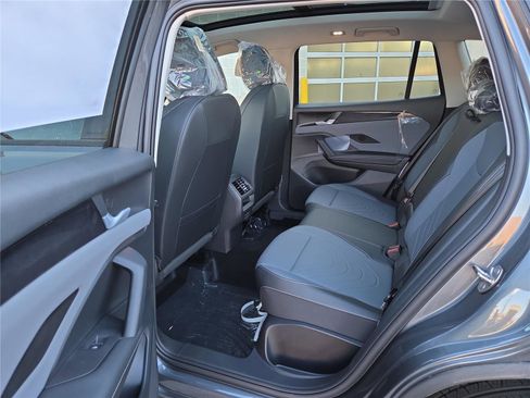 New 2026 Volkswagen Tiguan SE image 23