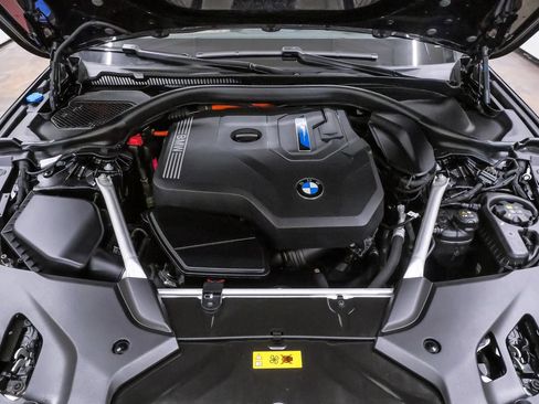 Used 2023 BMW 530e w/ Premium Package RWD image 32