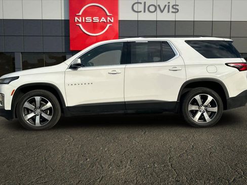 Used 2023 Chevrolet Traverse LT w/ LT Premium Package image 6