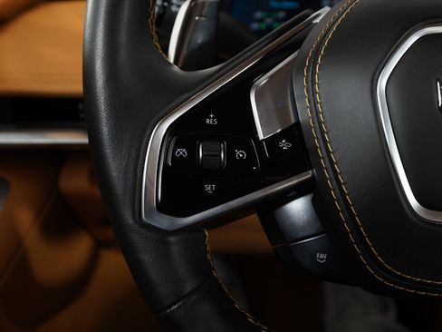 Used 2024 Chevrolet Corvette Stingray Premium Conv w/ 3LT image 21