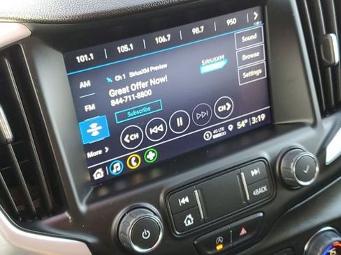 Used 2023 GMC Terrain SLT image 17