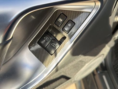 Used 2010 Nissan GT-R Premium image 18