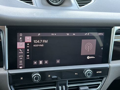 Certified 2024 Porsche Macan S AWD/4WD image 20