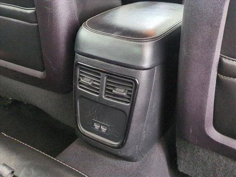Used 2019 Chrysler 300 S RWD image 17