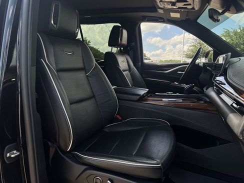 Used 2021 Cadillac Escalade Premium Luxury w/ Performance Package RWD image 27
