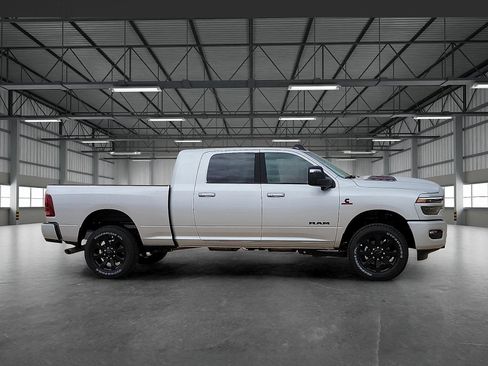 New 2026 RAM 2500 Laramie w/ Night Edition AWD/4WD image 5