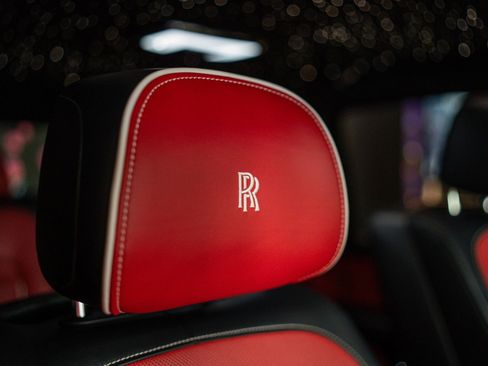 Used 2022 Rolls-Royce Cullinan Black Badge AWD/4WD image 14