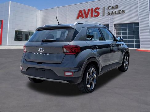 Used 2025 Hyundai Venue SEL FWD image 6