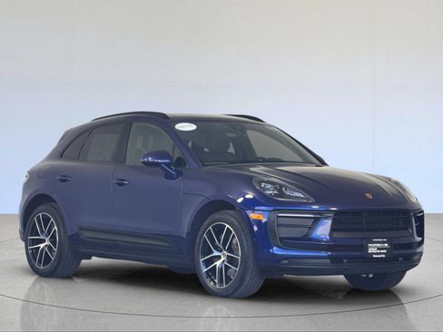 Certified 2022 Porsche Macan AWD/4WD image 10