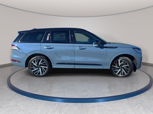 New 2026 Lincoln Aviator Black Label w/ Black Label Special Edition AWD/4WD image 4