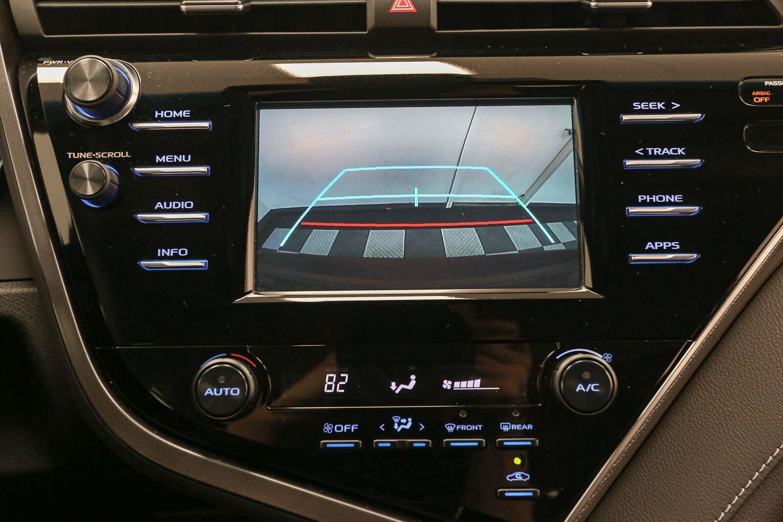 Used 2018 Toyota Camry SE FWD image 25