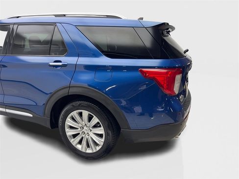 Used 2021 Ford Explorer King Ranch w/ Premium Technology Package image 19