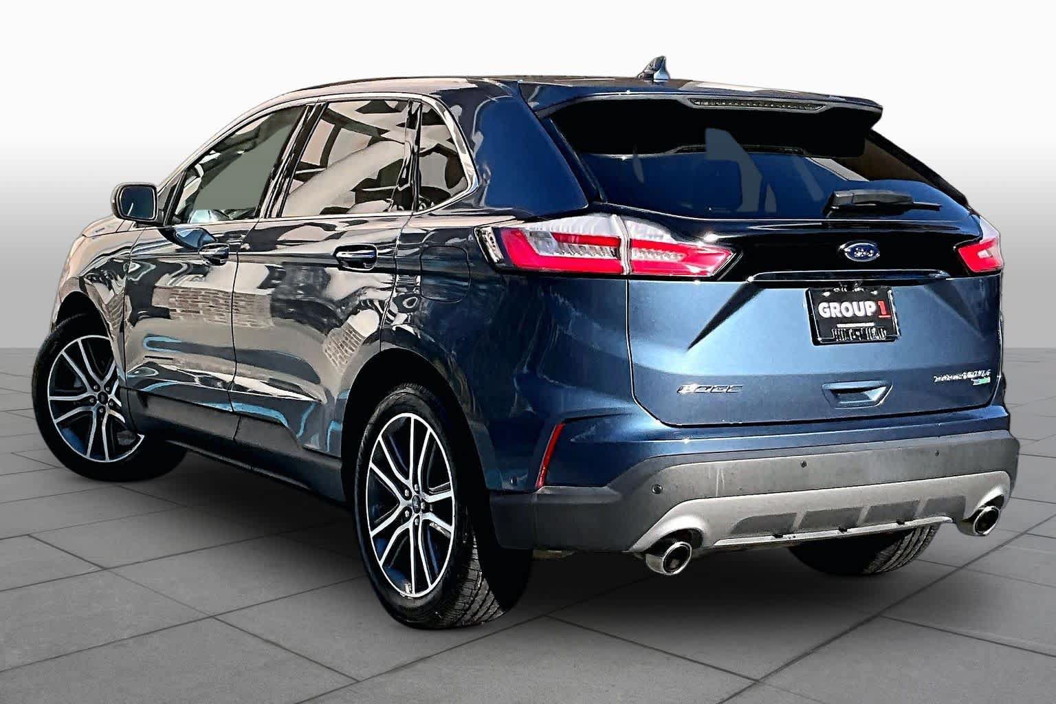 Used 2019 Ford Edge Titanium w/ Equipment Group 301A FWD image 12