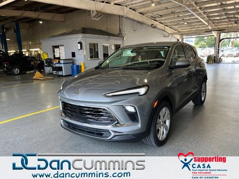 Used 2025 Buick Encore GX Preferred FWD image 1