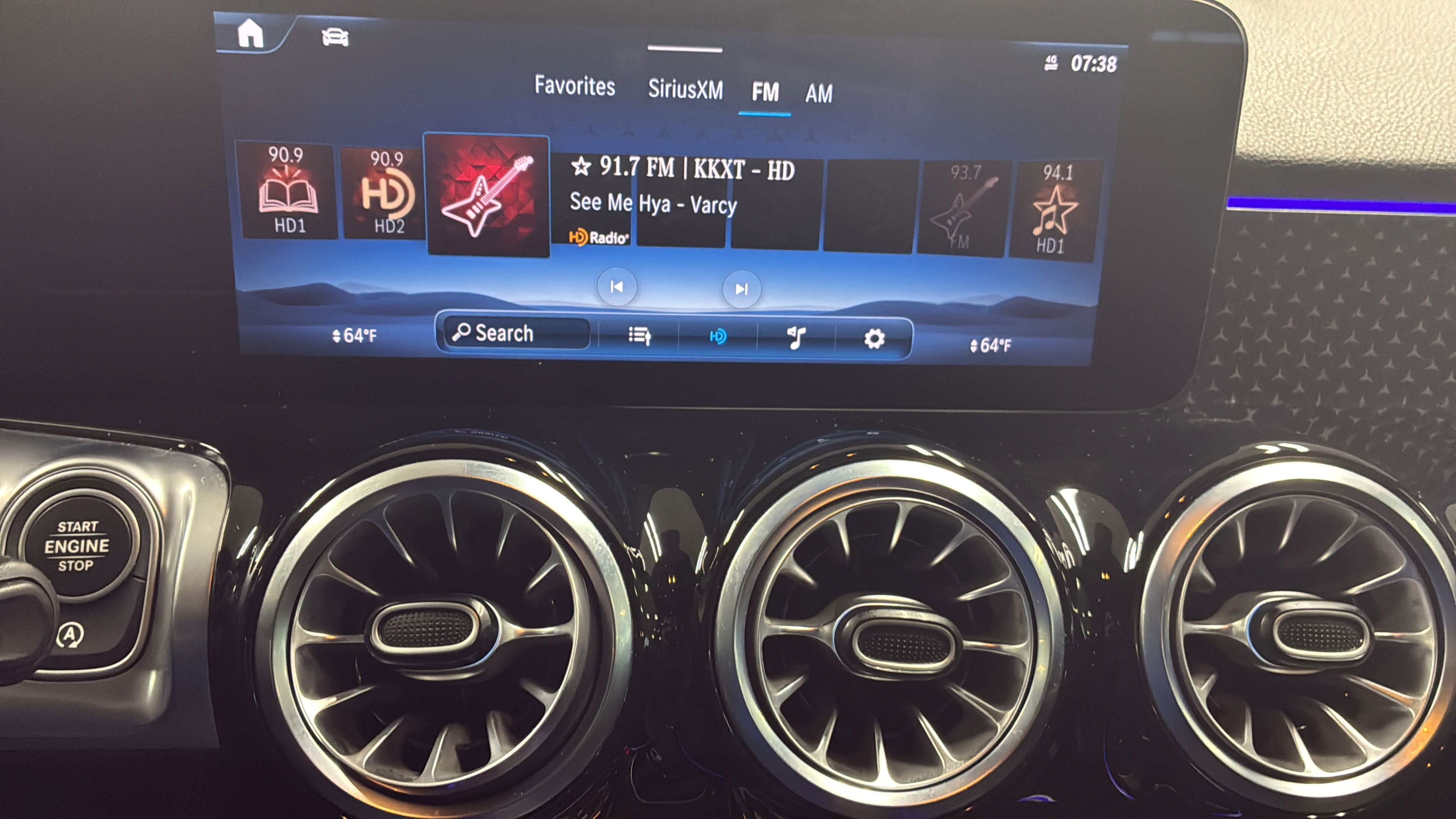 Certified 2024 Mercedes-Benz GLB 250 image 14