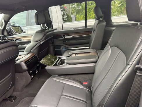 Certified 2025 Jeep Grand Wagoneer 4WD image 13